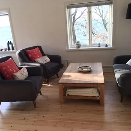 Frydenlundsvej, Ronne, Bornholm *